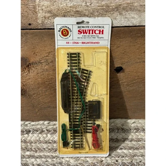 Bachmann Remote Control Switch HO Scale Electric Trains 44-1766 Right Hand VTG