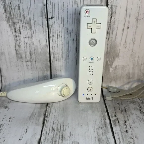 Nintendo Wii Nunchuk Controller Hand Curved Joystick and Wii‎ Controller RVL-003
