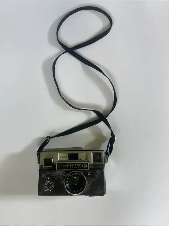 KODAK VINTAGE INSTAMATIC X-90 CAMERA MADE IN USA
