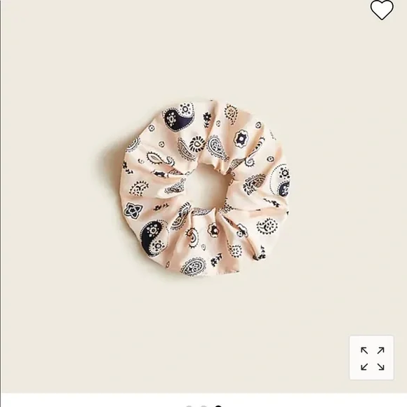 Jcrew Oversized silk‎ scrunchie in printed paisley Item BB066 Pale Pink