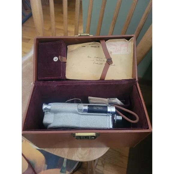VINTAGE Revere Magazine Model 16 Movie Camera