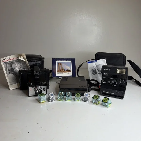 3x LOT Polaroids Square Shooter 2, 600 Business Ed, Spectra System, Flashcubes