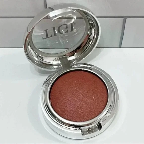 TIGI Cosmetics Haute Glow Blush