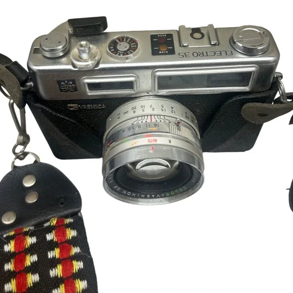 Yashica Electro 35 Rangefinder Camera‎ 45mm f1.7 Lens GE Light Meter Case Strap