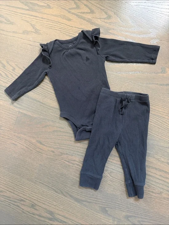Old Navy Black Ruffle-Trim Long-Sleeve Thermal-Knit Bodysuit | 6-12 Months