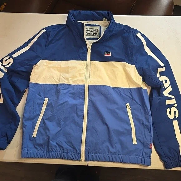 Levis Strauss Men's Windbreaker / Zip up Jacket Nylon Full Zip Hood‎ Large