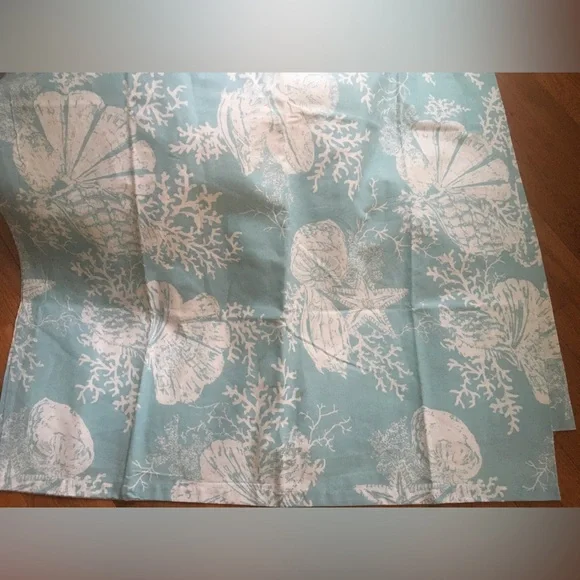 NWOT Cortina by Kassatex Sea Shells Shower Curtain
