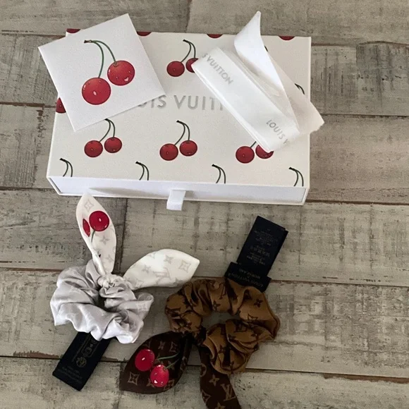 New! Louis Vuitton x Murakami 🍒collection Silk hair scrunchies!! 2025🍒