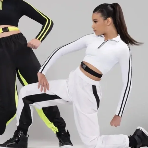 Weissman Mixify 2-Piece Set – Long Sleeve Crop Top & Contrast Joggers