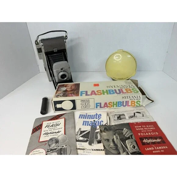 UNTESTED Vintage Polaroid Land Camera Model 80 Highlander w/ Flash manuals Bulbs