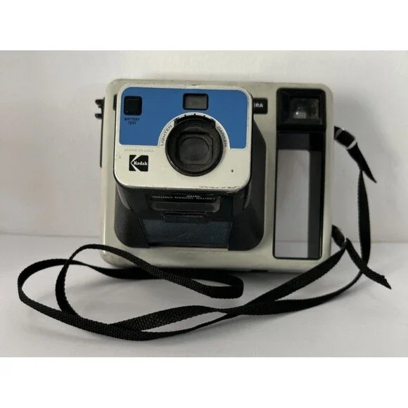 Kodak The Handle Instant Camea EK2 with Sylvania Flash Cubes UNTESTED PARTS ONLY