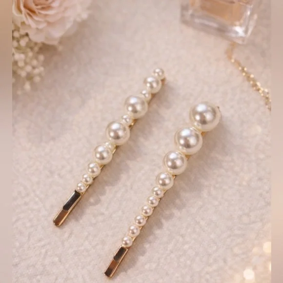 NWT Elegant Pearl Hair Pins Set of Two Coquette
