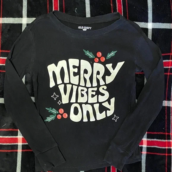 ⭐️ 3/$15 • Old Navy • Black • Long Sleeve • 'Merry Vibes Only' • Tee