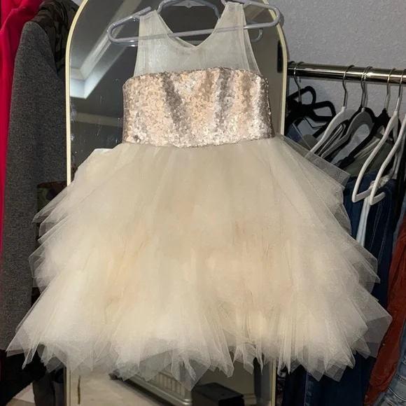 Monbebe‎ Lagos girl dress