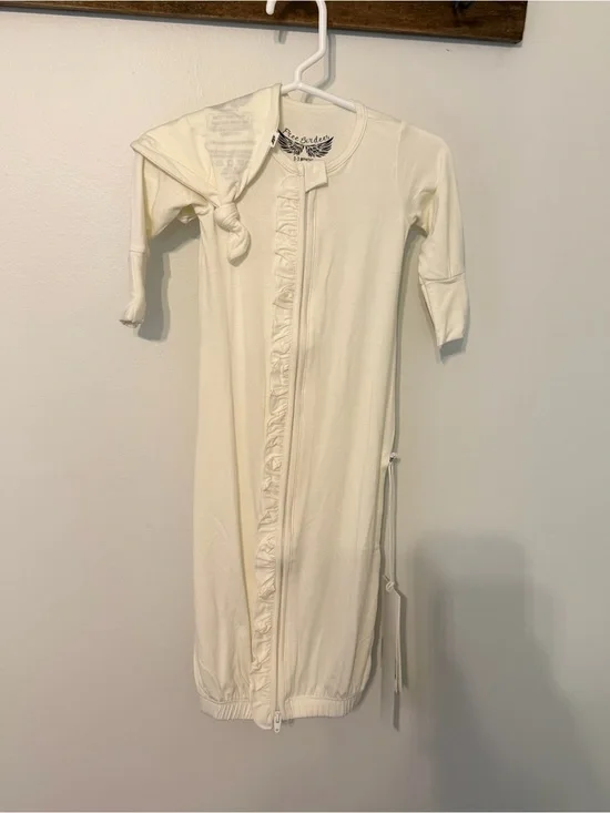 Free Birdees Bamboo Ruffle Convertible Gown 0-3 Months Ivory