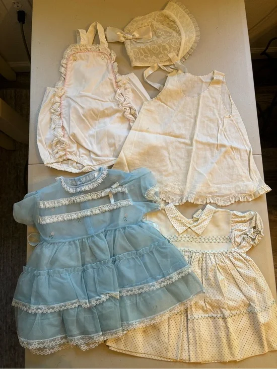 Lot of 5 items. Vintage dresses and bonnet