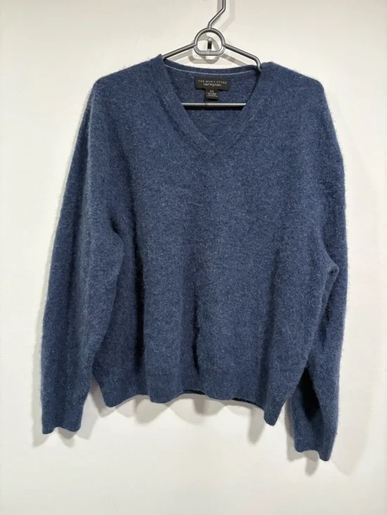 Bloomingdale's Men's Heathered Navy V-Neck Sweater