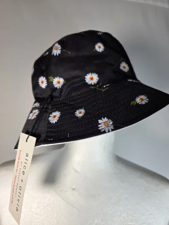 Alice + Olivia Reversible Bucket Hat Black Daisy Print & White NWT One Size