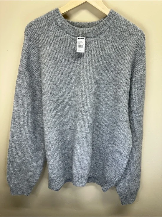 RSQ Men’s Gray Crewneck Sweater