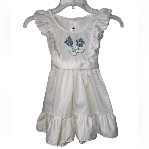 Vintage Girl’s Walt Disney dress size 6 Ruffled Floral Embroidered