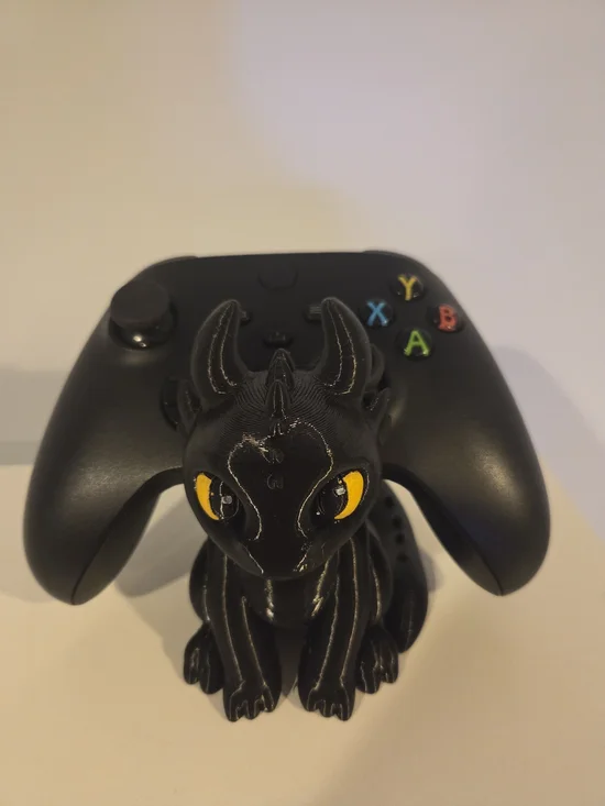 Black Dragon Controller Stand with Yellow Eyes
