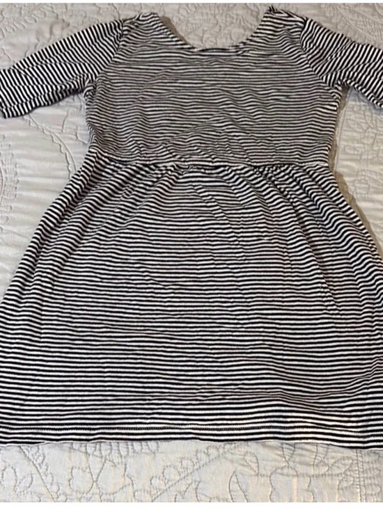 Old Navy Black and White Striped Sun Dress Size Girls small (6-7)