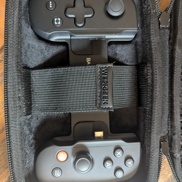 Wegeek Black Wireless Game Controller Set