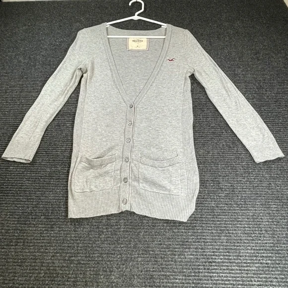 Hollister Mens Gray Cotton V-Neck Button Front Cardigan Sweater Size Medium Logo