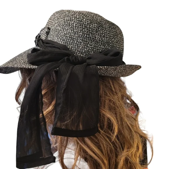 Peter Grimm sun hat in black & white - OS. A