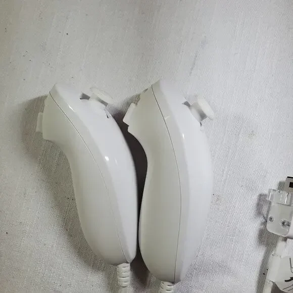 Nintendo Wii Nunchuck Controllers (Pair)