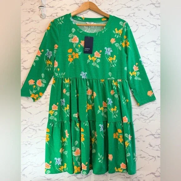Crown & Ivy Green Floral Springtime Dress Girls Large NWT