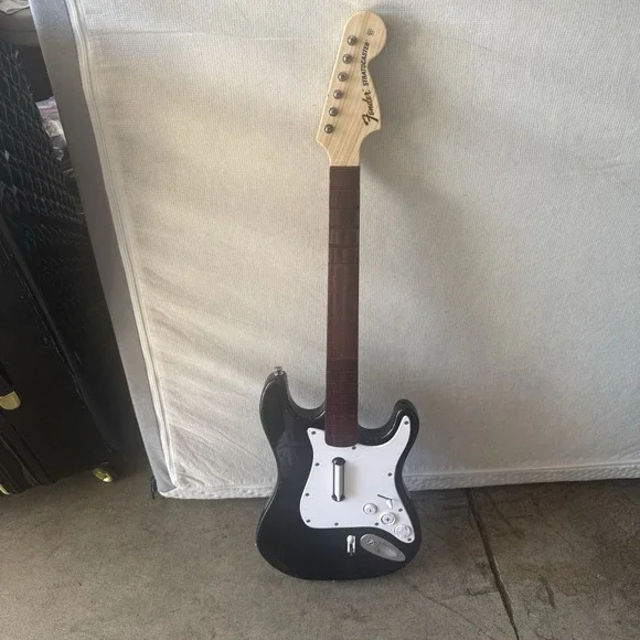 Harmonix Rock Band Fender Stratocaster Guitar - Model NWGTS2 ~No Dongle
