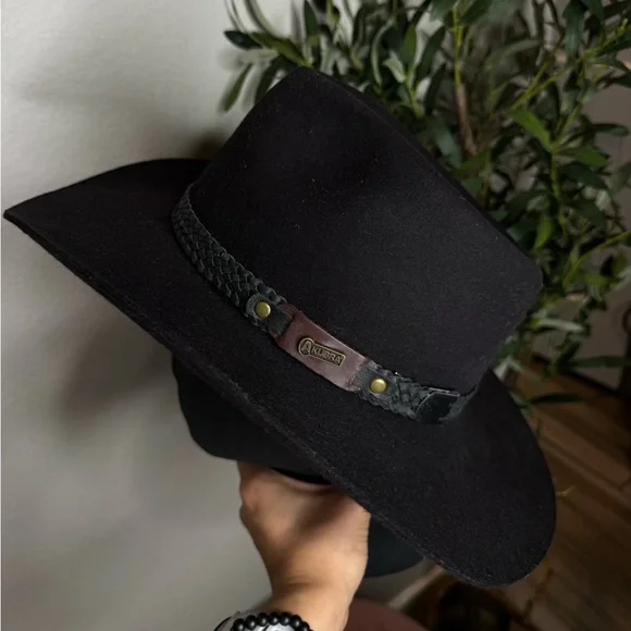 Akubra Snowy River Hat 7 1/8 Black Pure Fur Felt Western Outback Made In Austral