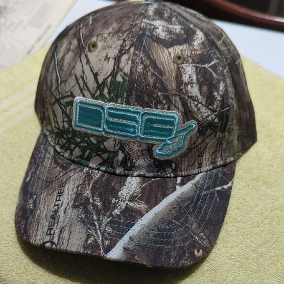Camouflage REALTREE Baseball Cap with DSG Logo/STICKER..NWT!!