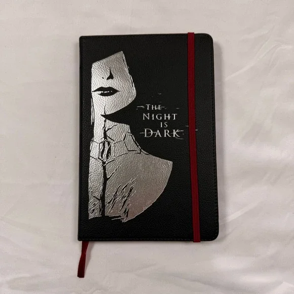 Game of Thrones Melisandre Journal The Night‎ Is Dark Black Silver Notebook
