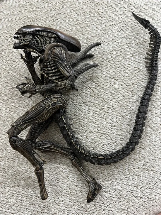 Neca Alien Resurrection Xenomorph Warrior Figure Predator