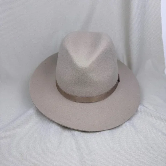 Aritzia Auxiliary Tan Wool Fedora Hat‎ Size S/M Adjustable Fall Style