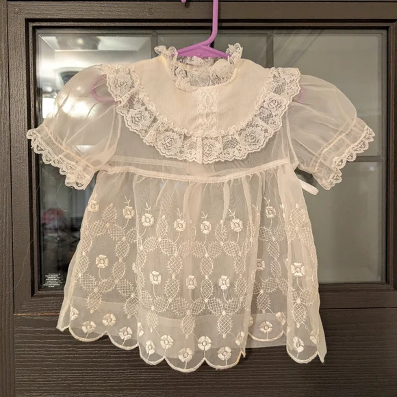 $‎ 💥3/$24 Vintage 1950's Sheer Lace Dress