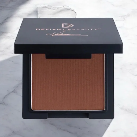 Defiance Beauty Satin Sovereign Bronzer