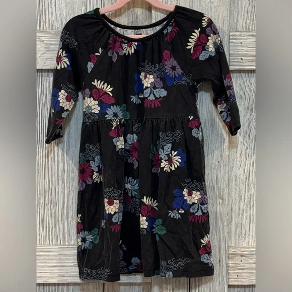 Tea Collection Black and White Floral Knit Fabric Dress Girls sz 6
