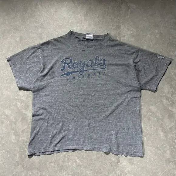 2000s Vintage Kansas City Royals Nike Faded Gray T Shirt -L