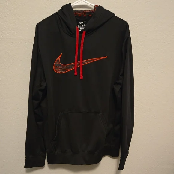 Nike Men's Therma-fit Hoodie Black with Red Accents