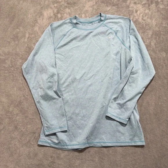 Nike men’s size Medium Long-Sleeve Performance Shirt