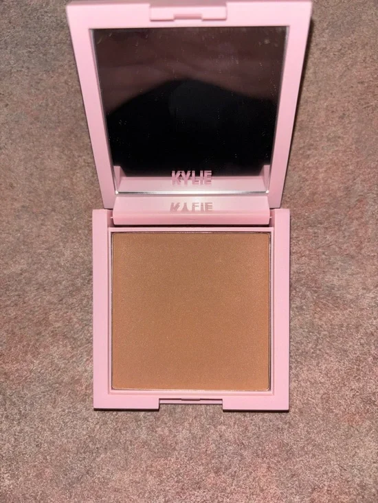 New Kylie Cosmetics Bronzing Powder