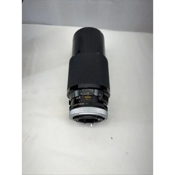 Vivitar Series 1 70-210mm f/3.5 Camera Lens 62mm With Original Lens Case
