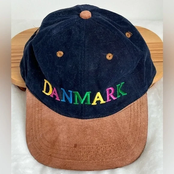 Suede Baseball Cap with the Logo Denmark