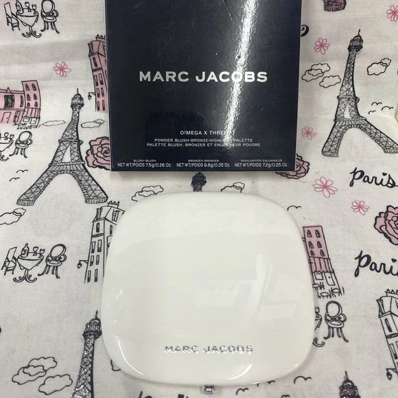 Marc Jacobs O!Mega X Three Powder Blush‎ Highlight Palette Tan-Tastic Glo