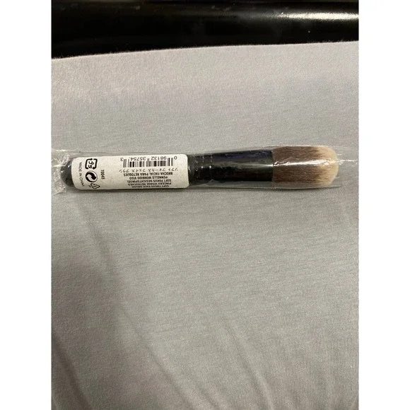 BareMinerals Soft Focus‎ Face Brush BARE ESCENTUALS
