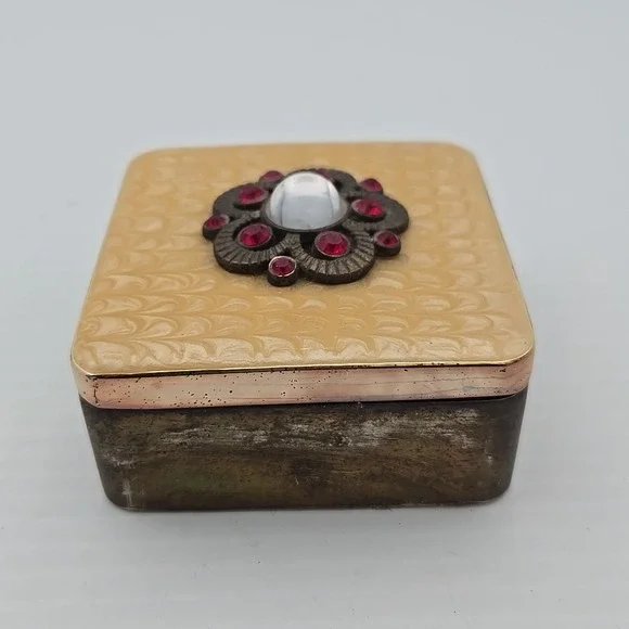 VTG Silver‎ Plated Trinket/ Pill Box Pearly Yellow Enamel w/ Velvet Lined Int.