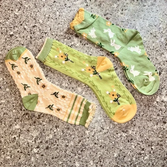 Green and Cream Floral Patterned l Romantic Textured Sock Set (Set of 2) ⭐